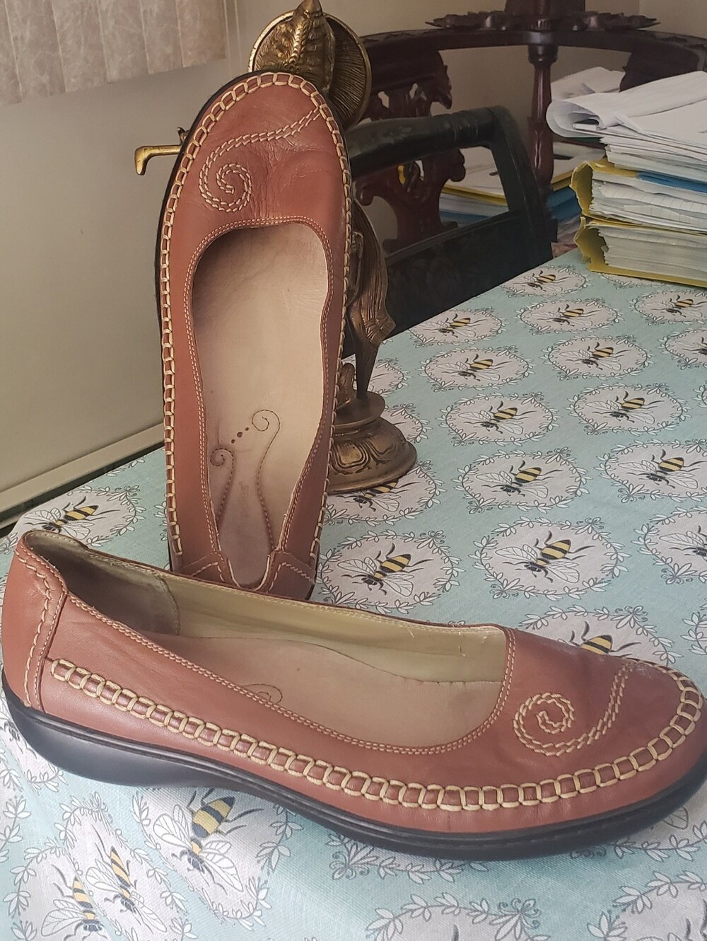 Hush Puppies Women's Tan Leather Slip-On Flats with Stitch Detail 12M
